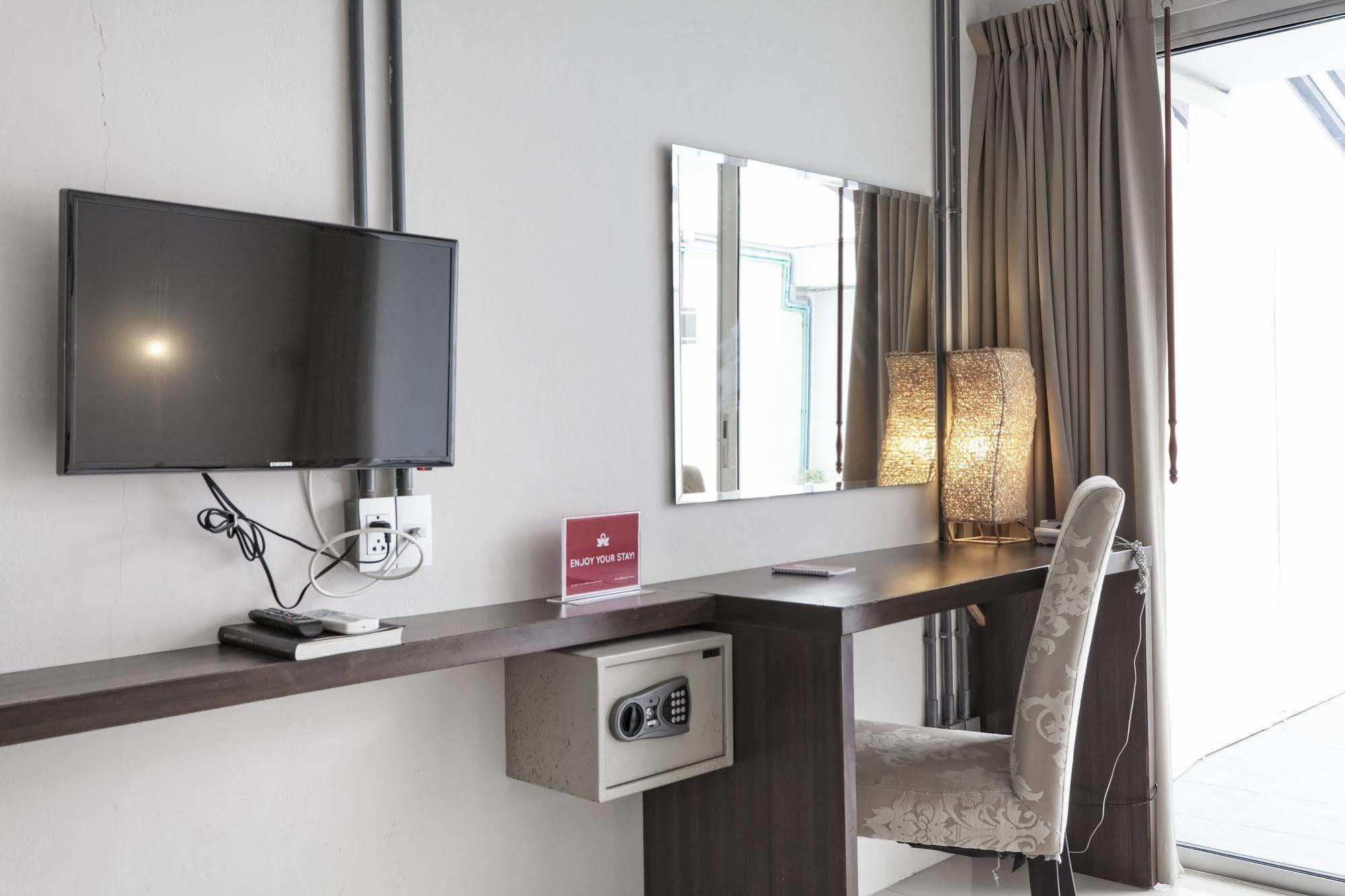Zen Rooms Basic Nanai Phuket Patong Esterno foto