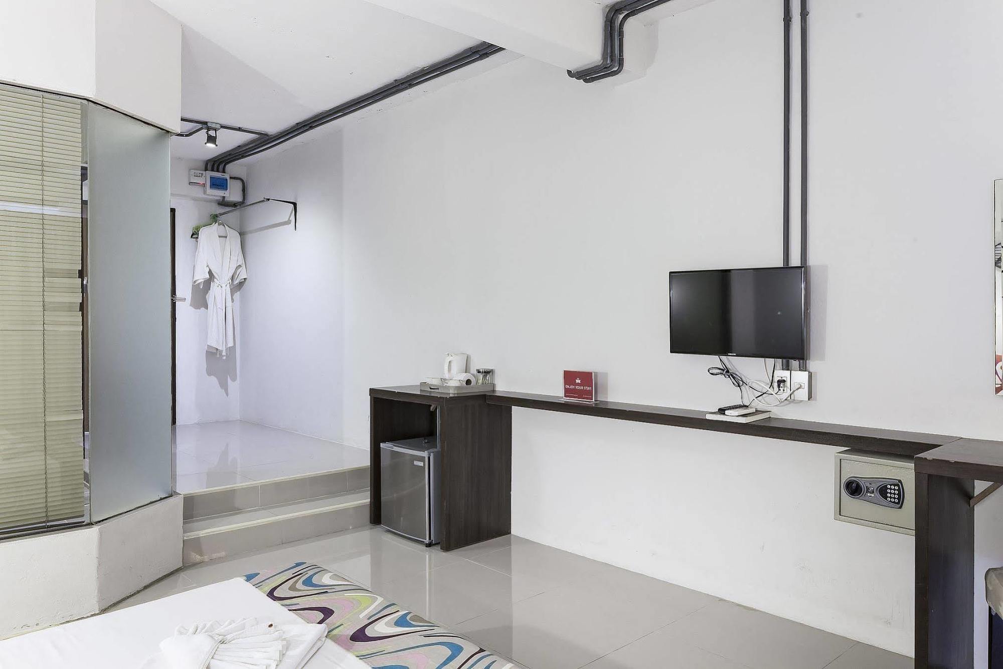 Zen Rooms Basic Nanai Phuket Patong Esterno foto